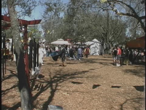 Parade_HTML5_424Kbps_360p